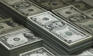 ترس معامله گران از هشدار بازارساز و کاهش قیمت دلار روز 19 آبان