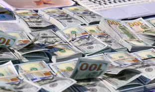 قیمت روز دلار 7 آذر 1401/ عبور نرخ ارز از میانه کانال 35 هزار تومانی