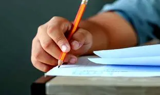 بهترین کتاب کمک درسی نهم چه کمکی به دانش‌آموز می‌کند؟