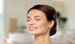 اسپری آب اون چه کاربردی دارد و برای کدام نوع پوست مناسب است؟