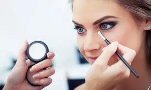 مدرک بین المللی آرایشگری چیست؟ از کجا بگیرم؟