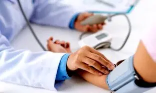 بررسی مزایای خدمات پزشکی و پرستاری در منزل