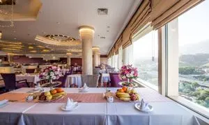 تجربه یک پذیرایی حسابی در بهترین هتل تهران + قیمت رزرو هتل آزادی