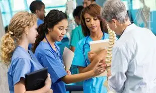 کدام کشورها برای مهاجرت تحصیل پزشکی مناسب هستند ؟