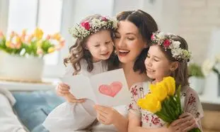 پیشنهادهایی برای هدیه مادر