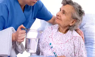 مزیت های استخدام پرستار در منزل برای سالمندان