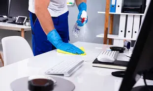 بازدهی کسب و کار را با دریافت خدمات نظافت محل کار افزایش دهید