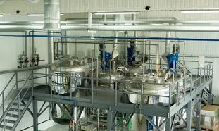 دستگاه میکسر مایعات چیست و در چه صنایعی به کار می‌رود؟