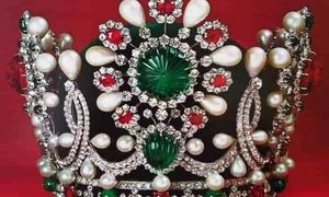 هر آنچه باید درباره تاج ملکه بدانید