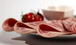 معرفی بهترین برندهای کالباس‌ موجود در بازار ایران