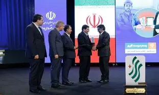 ایرانسل نشان «پیشتاز اقتصاد ایران» را از معاون اول دریافت کرد