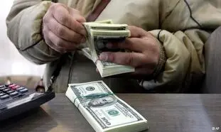 عقب نشینی قیمت‌ها در بازار دلار، طلا و خودرو
