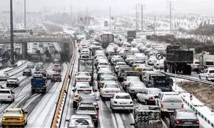 برف سنگین خیابان های تهران را قفل کرد/ 24 ساعت سخت برای تهرانی ها