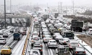 برف سنگین خیابان های تهران را قفل کرد/ 24 ساعت سخت برای تهرانی ها