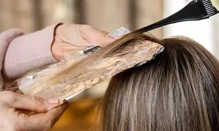 رنگ موی بدون آمونیاک واقعا بهتر از رنگ موی معمولی است؟ + چند فرمول رنگ موی جذاب