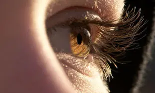 بهترین محصولات رشد مو و تقویت مژه را از کجا تهیه کنیم؟