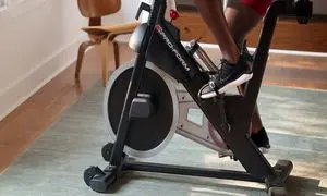 کاهش وزن با دوچرخه ثابت باشگاهی