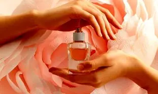 ۵ عطر زنانه باکلاس مناسب نوروز