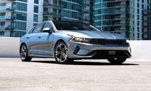 خودنمایی کیا اپتیما 2023 در خیابان (ویدیو)