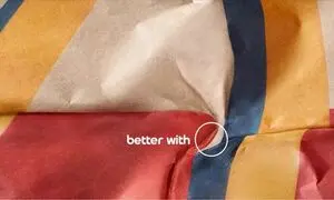 تبلیغ درخشان پپسی با تمسخر کوکاکولا + عکس