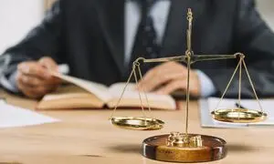 بهترین وکیل در تهران را بشناسید