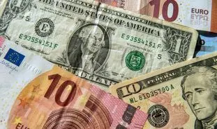 قیمت روز دلار 6 اردیبهشت 1402/ تداوم نزول نرخ ارز
