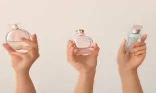 معرفی هفت عطر با رایحه تنباکو برای خانم ها