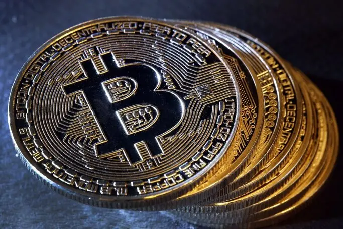قیمت روز بیت کوین 10 اردیبهشت 1402/ تداوم انباشت رمزارز معروف توسط نهنگ ها