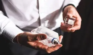 پر فروش ترین عطر های مردانه موجود در بازار + قیمت اردیبهشت