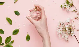 پرفروش ترین عطر های زنانه مناسب فصل بهار کدامند؟