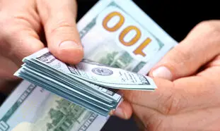 قیمت دلار در تعطیلات صعودی است یا نزولی؟