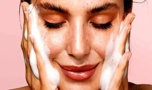 پرفروش ترین شوینده های صورت در بازار + قیمت