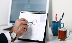 چطور جلسات را مثل مدیران حرفه‌ ای مدیریت کنیم؟ + روش‌ های بهبود