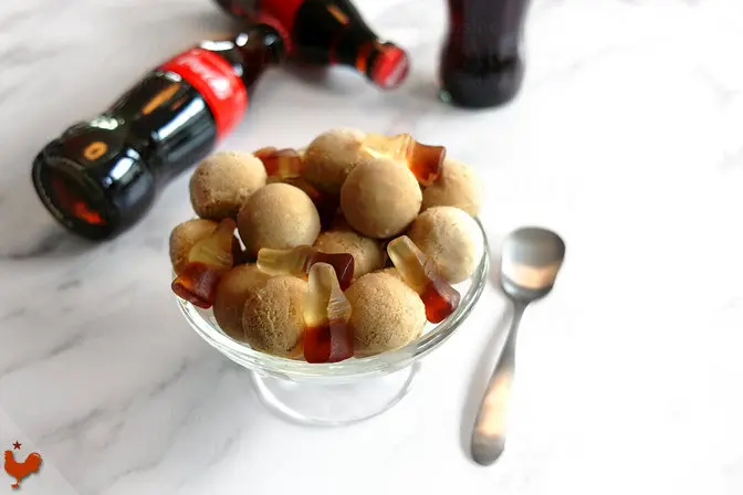 نحوه درست کردن بستنی با نوشابه کوکاکولا (ویدیو)