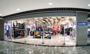 دعوت جین وست از مشتریان برای خرید آنلاین