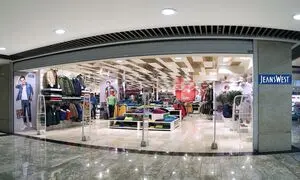 دعوت جین وست از مشتریان برای خرید آنلاین