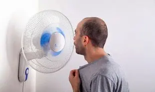 ترفند تبدیل پنکه به کولر برای روزهای گرم تابستانی (ویدیو)