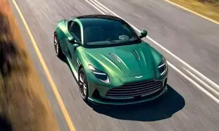 استون مارتین از شاهکار جدید DB12 رونمایی کرد (ویدیو)