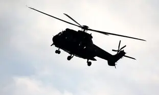 لحظه هولناک برخورد هلی کوپتر با فنس فرودگاه (ویدیو)