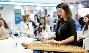 زنان در نمایشگاه گردشگری امارات