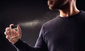 10 عطر جذاب مردانه از نگاه خانم ها