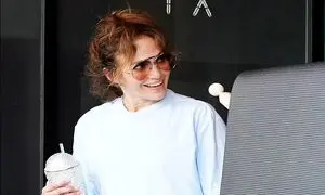 تیپ جنجالی جنیفر لوپز در آستانه 54 سالگی