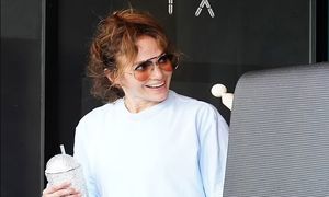 تیپ جنجالی جنیفر لوپز در آستانه 54 سالگی