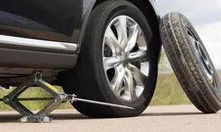 لوازم پنچرگیری خودرو که باید در صندوق هر ماشینی باشد!