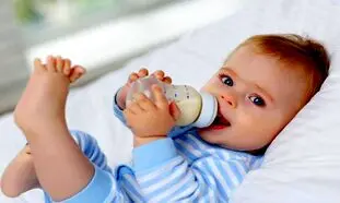 در هنگام خرید شیشه شیر کودک به این نکات توجه کنید