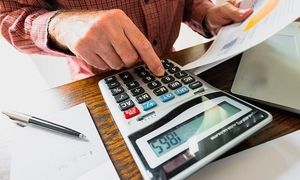 مالیات اصناف چقدر است؟ / کارمندها بیشتر از نمایشگاه داران مالیات پرداخت می کنند