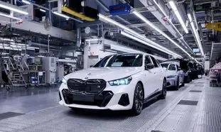 تولید بی ام و i5 در آلمان آغاز شد + قیمت