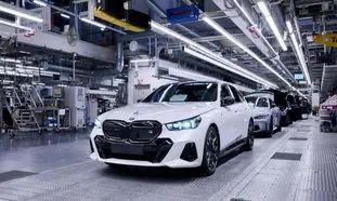 تولید بی ام و i5 در آلمان آغاز شد + قیمت