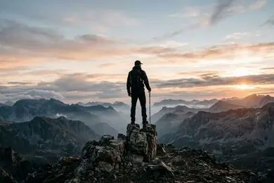 عملکرد اقتصاد را با ظرفیت واقعی کشور بسنجیم، نه گذشته
