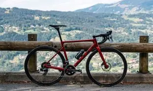 تبدیل آهن پاره به دوچرخه عجیب پیشرفته (ویدیو)